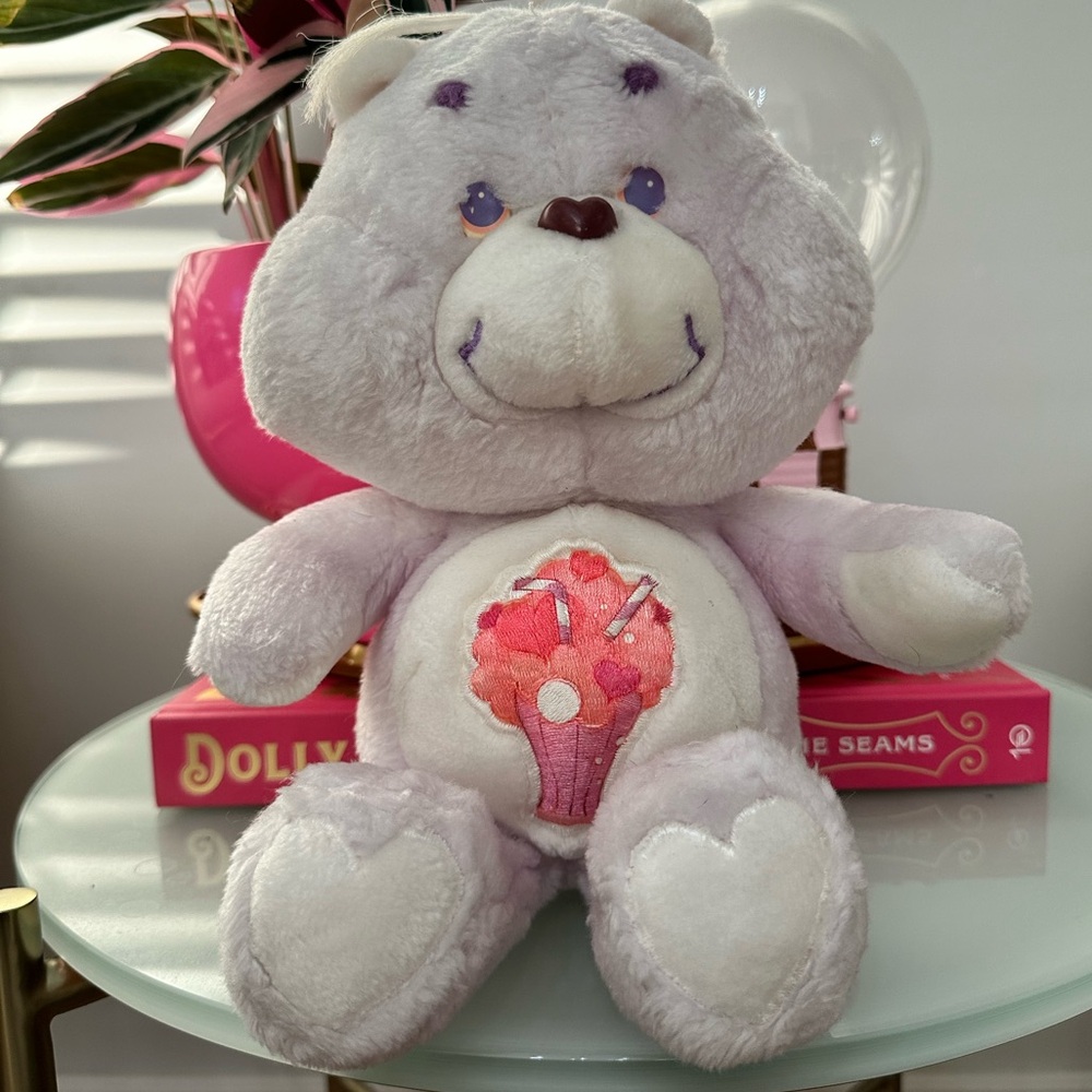Vintage 1983 Kenner Care Bear Share Bear (Original Milkshake Belly Badge) 12/13”